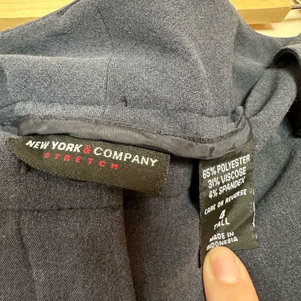 CLEARANCE! Navy NY&Co Basic Trousers Size 4 EUC - Picture 5 of 5